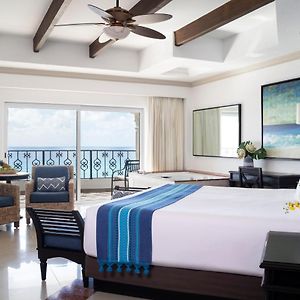 Junior King Suite Oceanfront